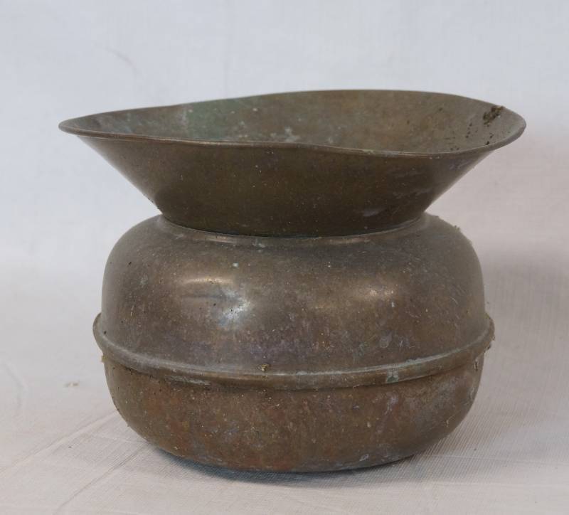 lot 1437 image: Old Brass Spittoon - Batter Up