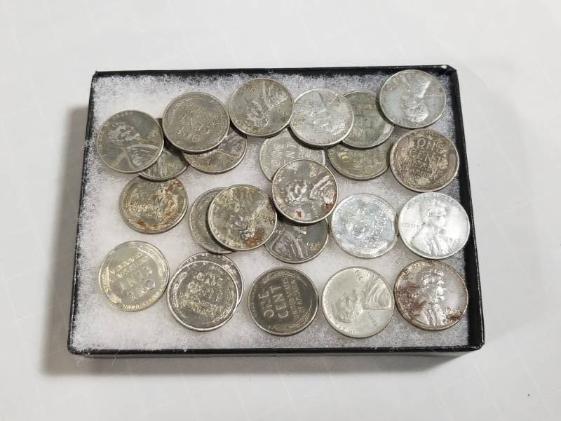 lot 8009 image: 24 Steel Wheat Pennies
