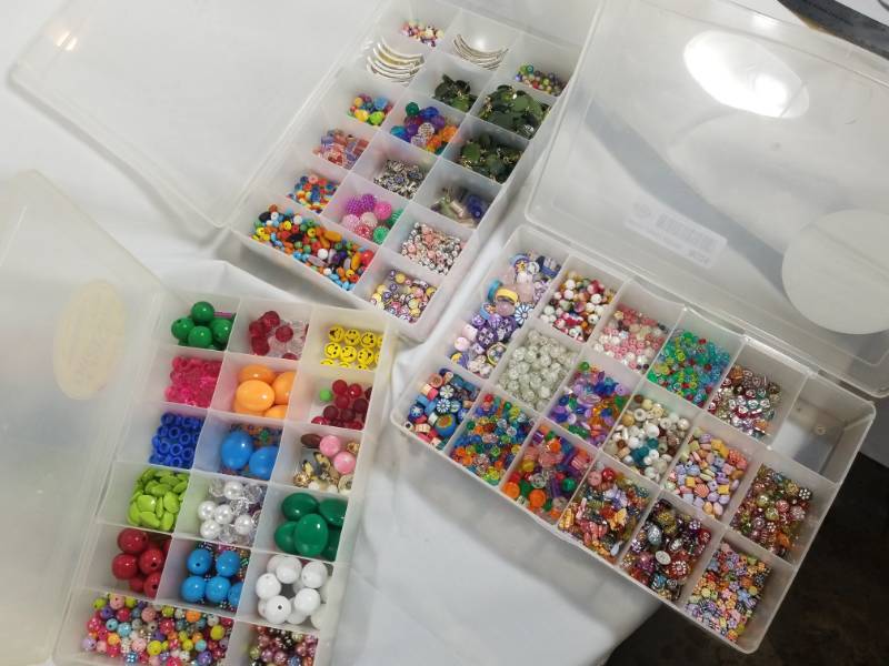 lot 8026 image: Lot of 3 Organizers full of Beads