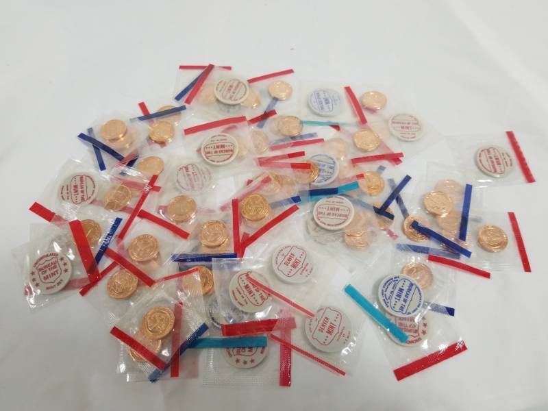 lot 8033 image: 70 P&D U.S. Mint Tokens
