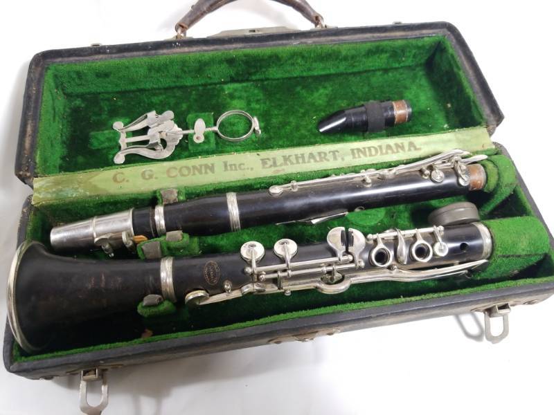 lot 8037 image: C.G Conn Clarinet  Ok Condition may need to be recorked