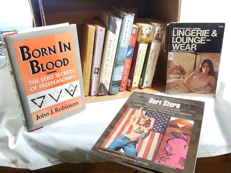 lot 8041 image: Small Box of Books