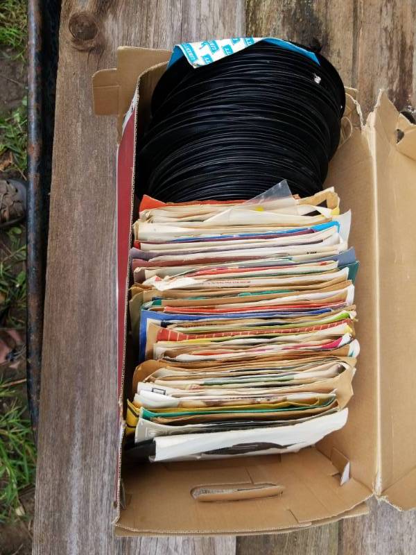 lot 8066 image: Shoebox Full of 45 Records