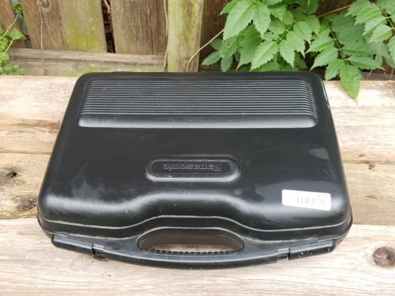 lot 8071 image: Panasonic S-VHS Reporter AG-456 Pro