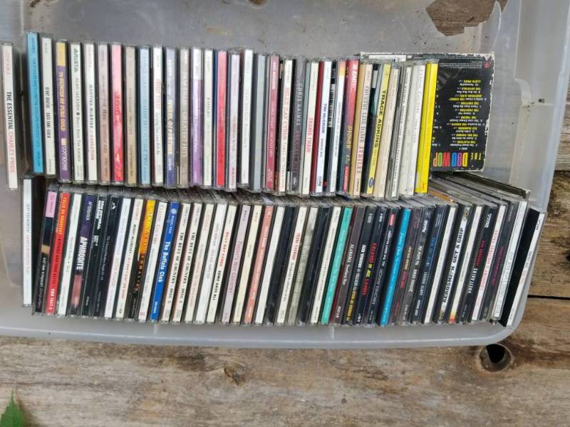 lot 8075 image: 70  Cds Mixed Genre