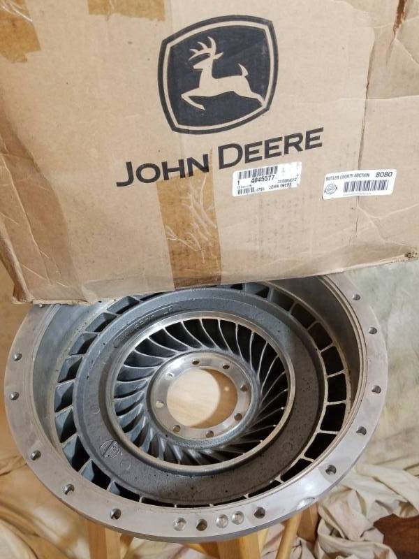 lot 8080 image: GENUINE JOHN DEERE SPARE PARTS 4045577 - D
