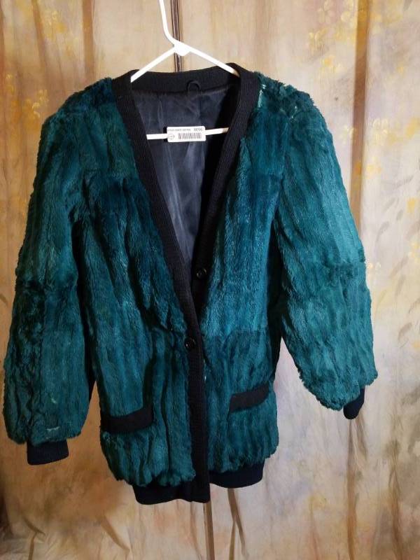 lot 8096 image: Interesting Vintage Green Mink Fur Coat  -   Adolfo Sport (Womens) M - Medium