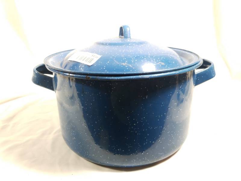 lot 8116 image: Speckled Blue 12 Diameter Lidded Pot