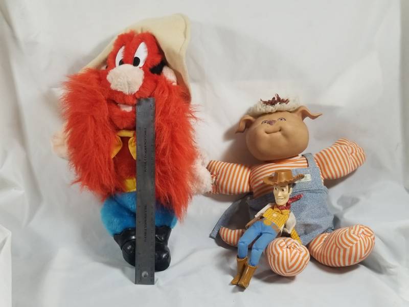 lot 8145 image: 1995 Yosemite Sam  2002Cabbage Patch  Cowboy