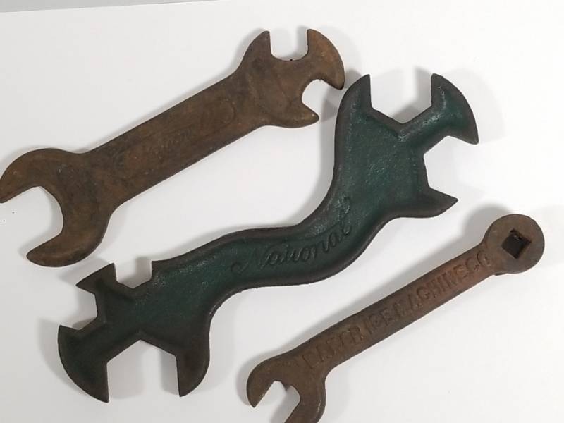 lot 8146 image: Lot of old National Tractor & Ice Machine Wrenches