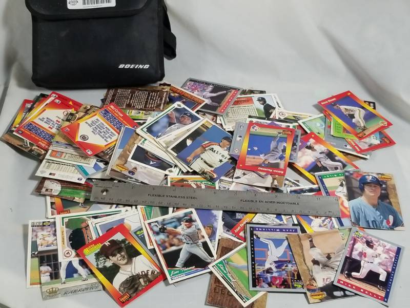 lot 8152 image: Mixed 1990s Baseball Card
