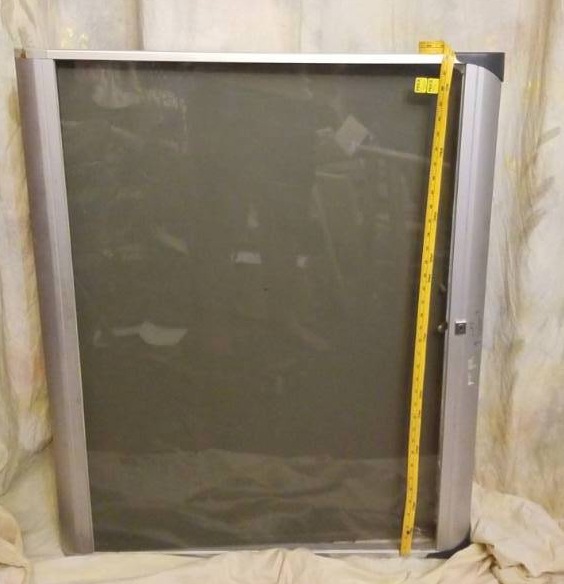 lot 8153 image: 30x38 x4 Metal & Glass Display wo Key
