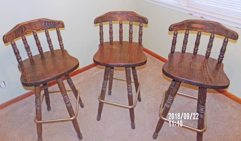 lot 9004 image: Three Swivel Bar Stools