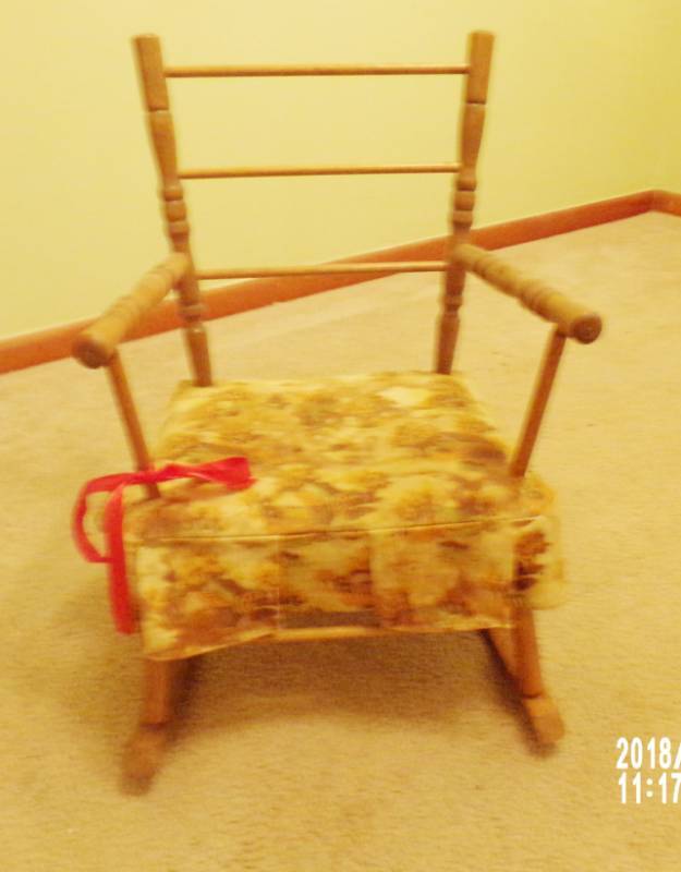lot 9007 image: vintage childrens rocker with red bow
