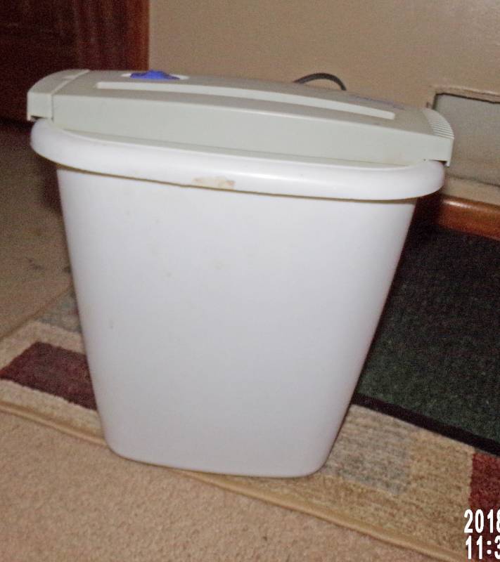 lot 9011 image: Paper shredder with bin