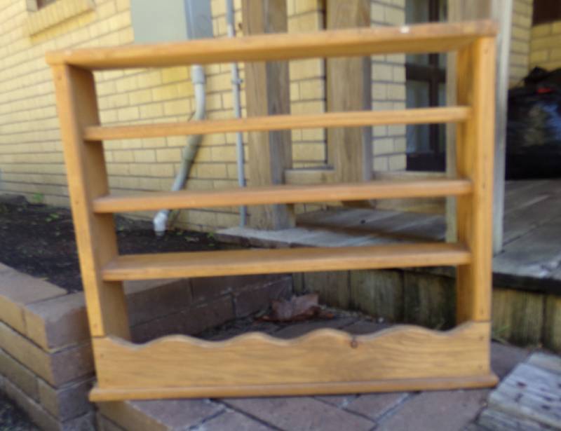 lot 9019 image: Wooden shelf