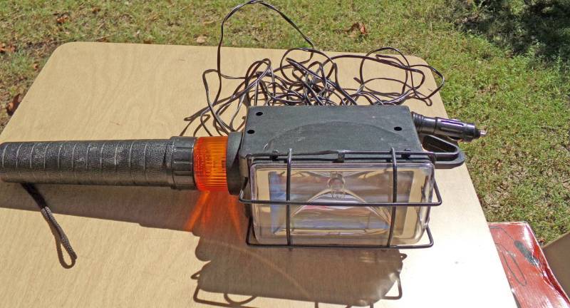 lot 9025 image: Treble Drop Light