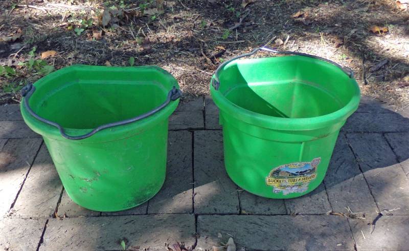 lot 9055 image: 2 feeding buckets