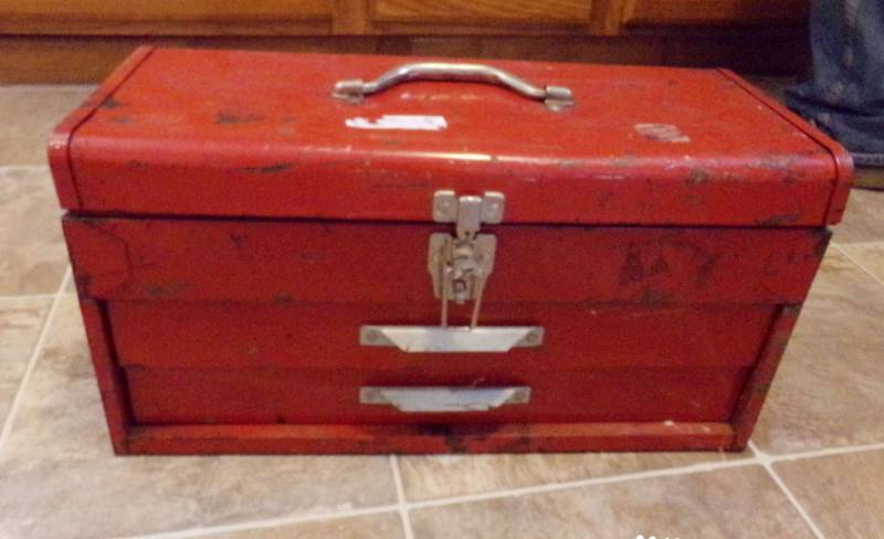lot 9067 image: toolbox with tools