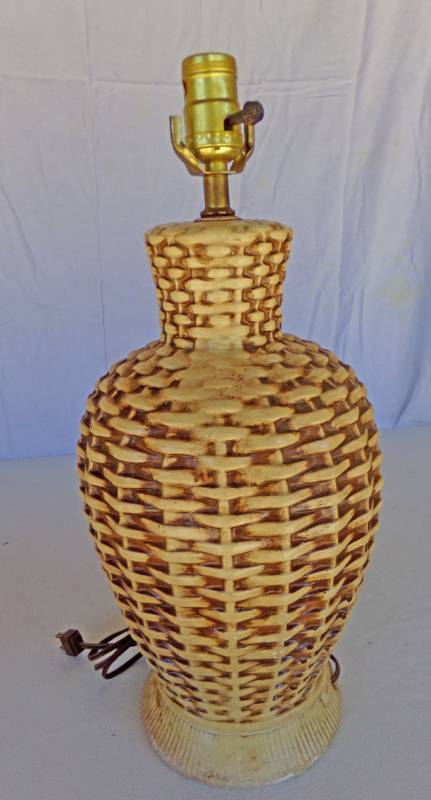 lot 9079 image: honeycomb style lamp