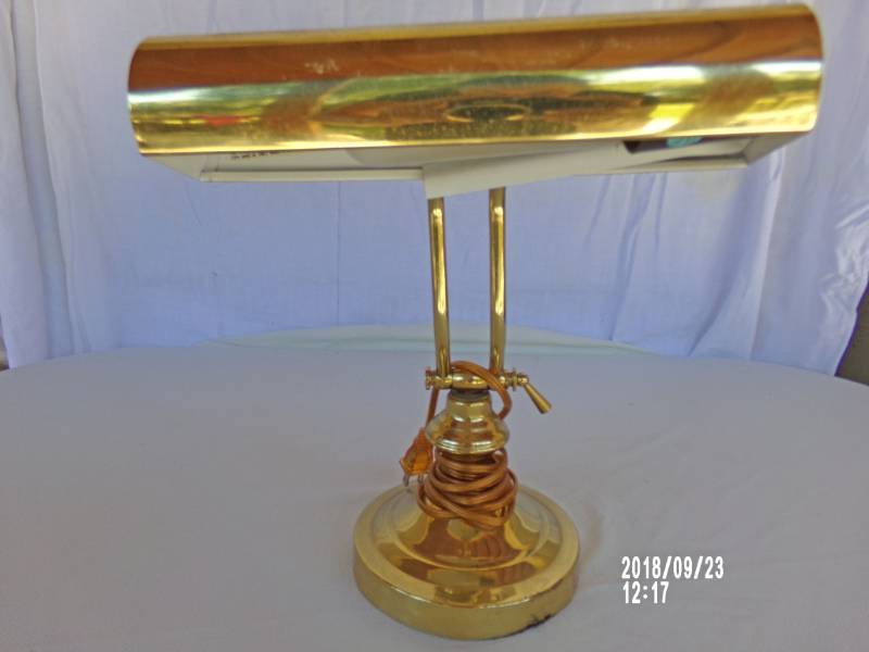 lot 9089 image: Cool desk lamp