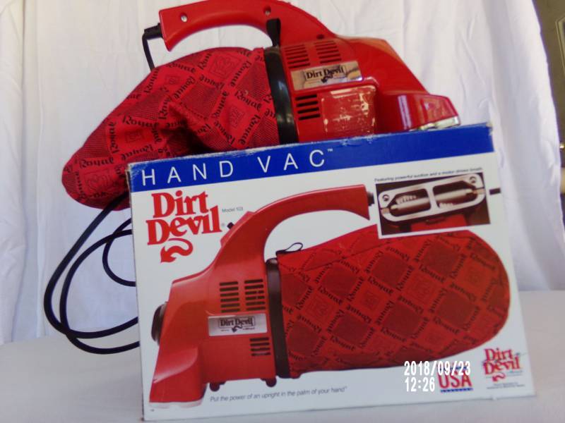 lot 9095 image: dirt devil mini vacuum - works