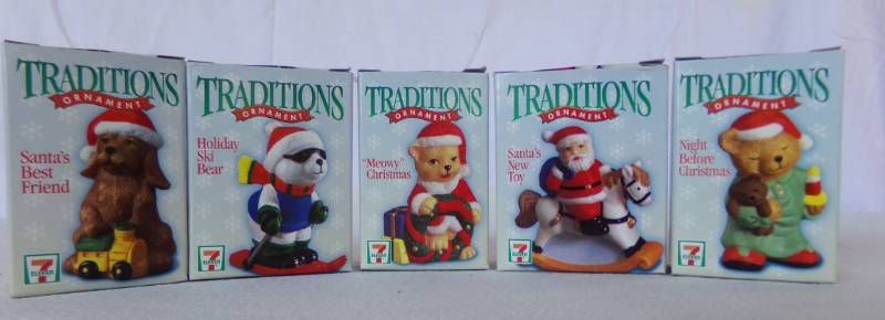 lot 9135 image: traditions tree ornaments