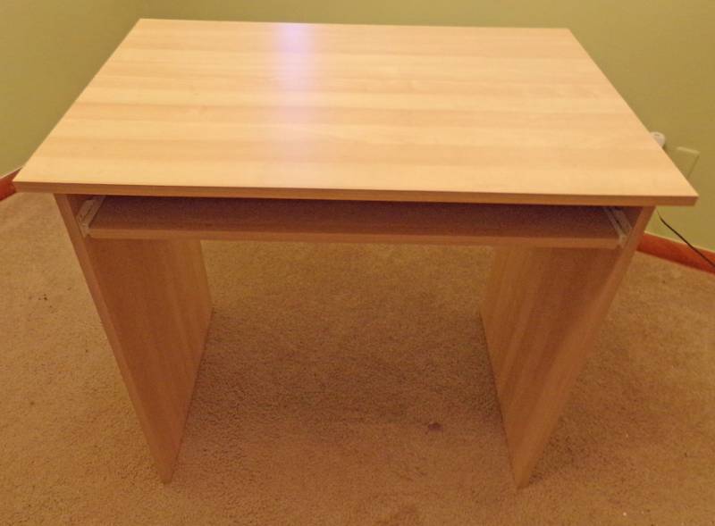 lot 9150 image: wooden computer desk