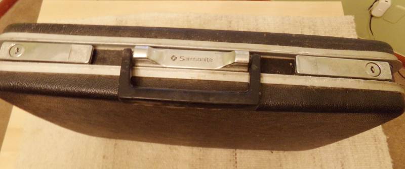 lot 9153 image: briefcase