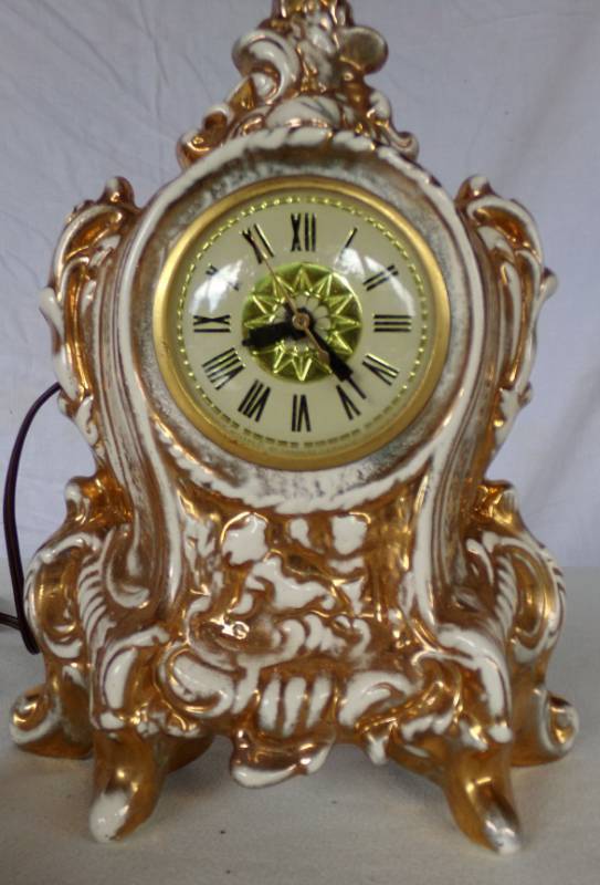 lot 9171 image: decorative clock