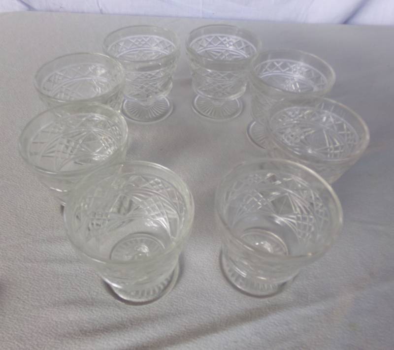 lot 9176 image: glass ice cream bowls