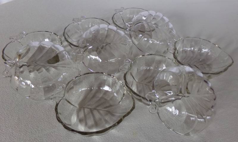 lot 9180 image: 10 leaf shaped relish dishes