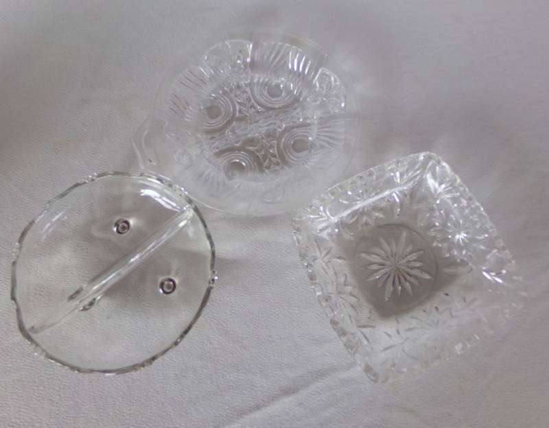 lot 9183 image: 3 glass relish dishes