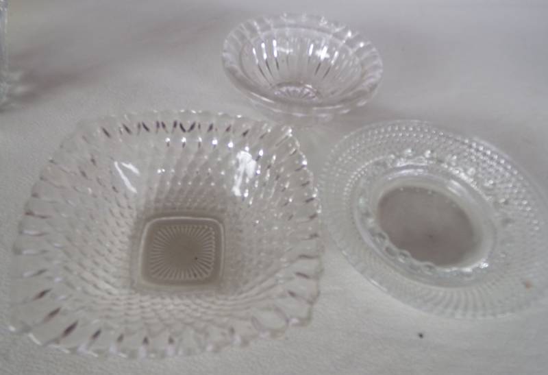 lot 9204 image: 3 glass relish dishes