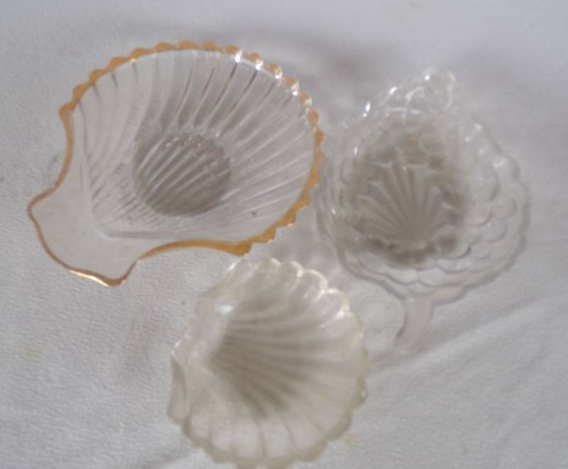 lot 9205 image: two glass shell shaped dishes and one leaf glass dish