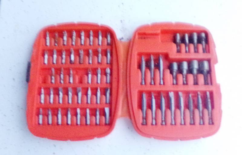 lot 9573 image: Black & Decker Driver Set