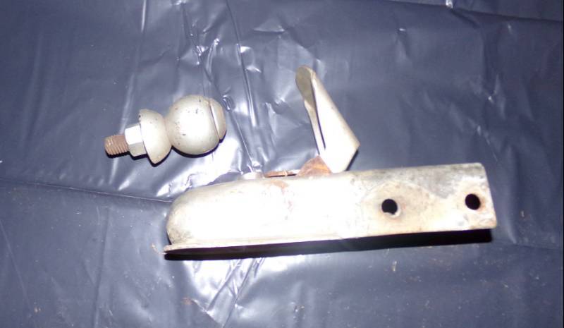 lot 9581 image: 1 78 In. Ball And Trailer Hitch