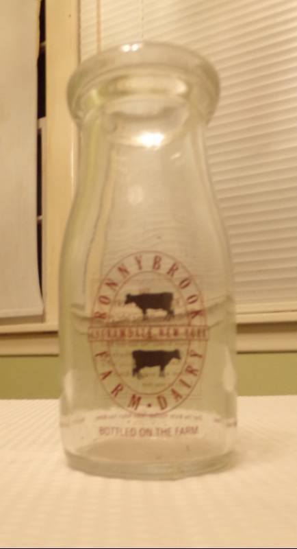 lot 9588 image: 12 Pint Rainy Brook Farm Milk Jug