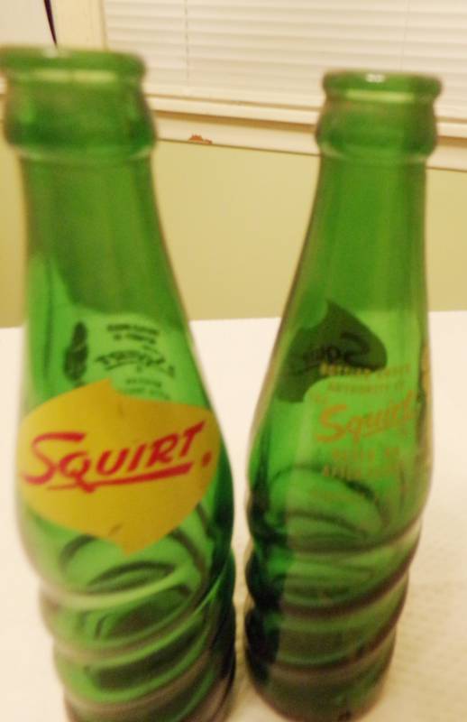 lot 9568 image: Lot of 27oz. Vintage Squirt Bottles