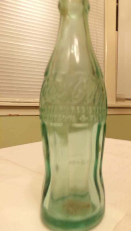lot 9560 image: 6oz, Glass Coca-Cola Bottle From Lewisburg, TN