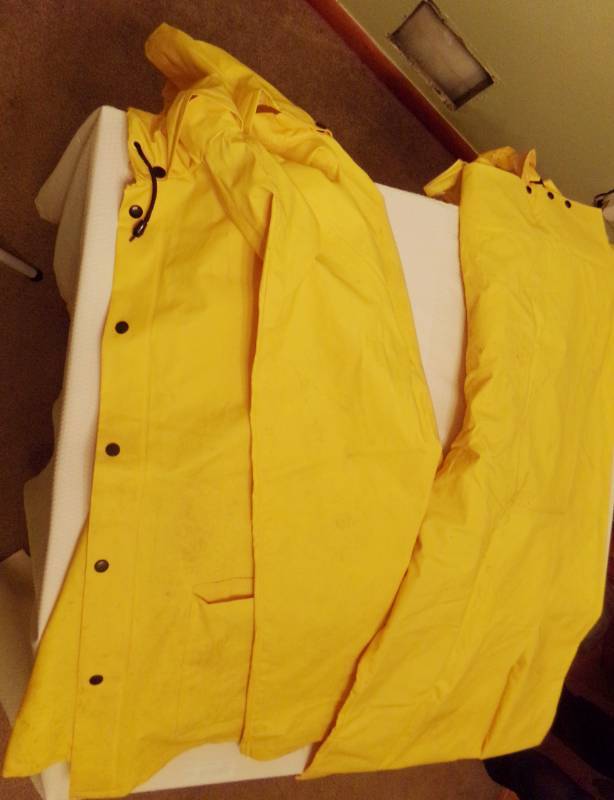 lot 9544 image: Large Yellow Rain Water Suit