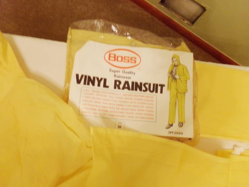 lot 9542 image: Size Large Boss Rain Suit