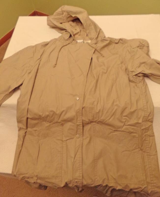 lot 9541 image: Size Large Rubber Sport Jacket