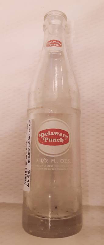lot 9547 image: 7 And 12 Oz. Delaware Punch Bottle