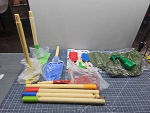 lot 28795 image: Kids Gardening Tool Set