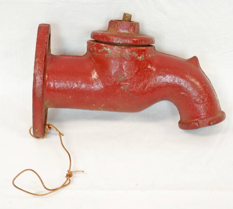 lot 1016 image: Antique Cast Iron Spout - 411
