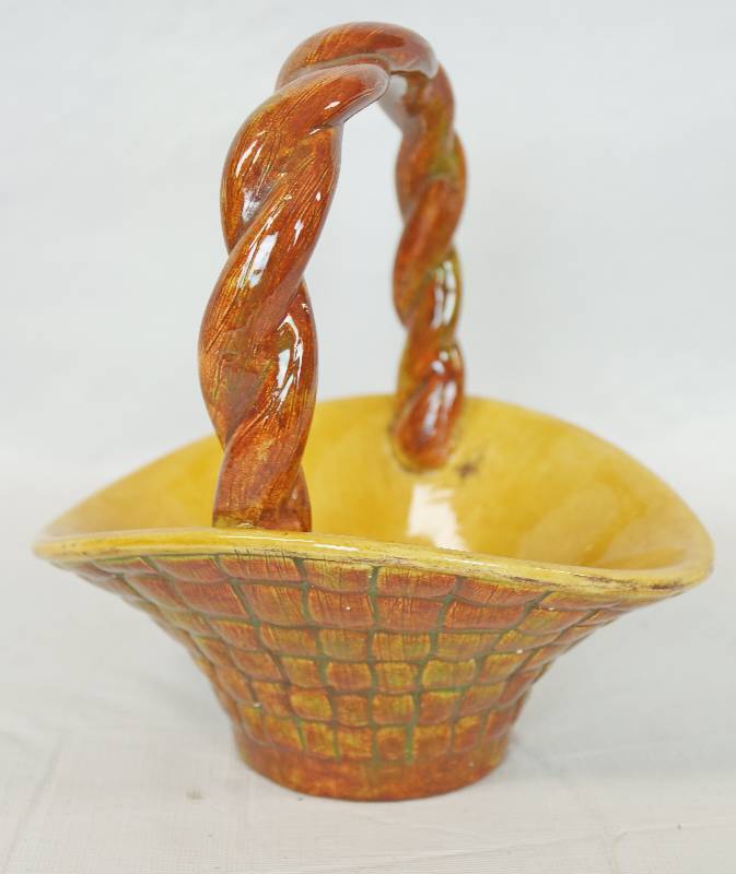 lot 1162 image: Ceramic Woven Basket - Great Detail from 1978