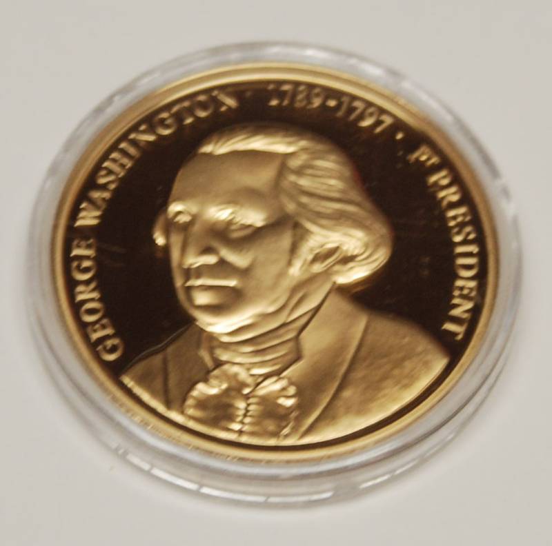 lot 1056 image: 2008 Greatest American Presidents GEORGE WASHINGTON Coin - Cu, Layered in 24K GOLD - 14.6 g - 33 mm - PROOF