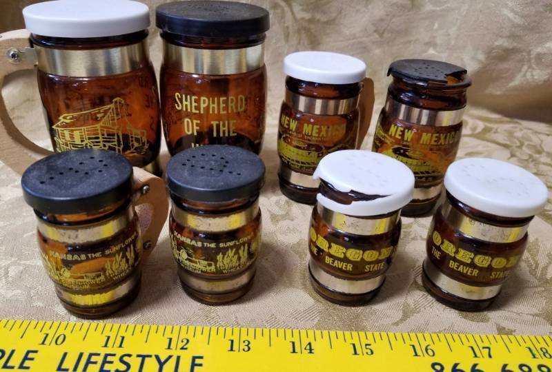 lot 3606 image: Lot of 4 - Glass Brown Barrel Themed - Salt and Pepper Shaker Sets