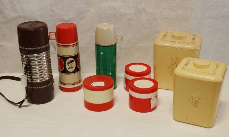 lot 5383 image: Lot of Vintage Thermos and Insulated Drink Canisters - Nissan Vacuum Flask - WOW